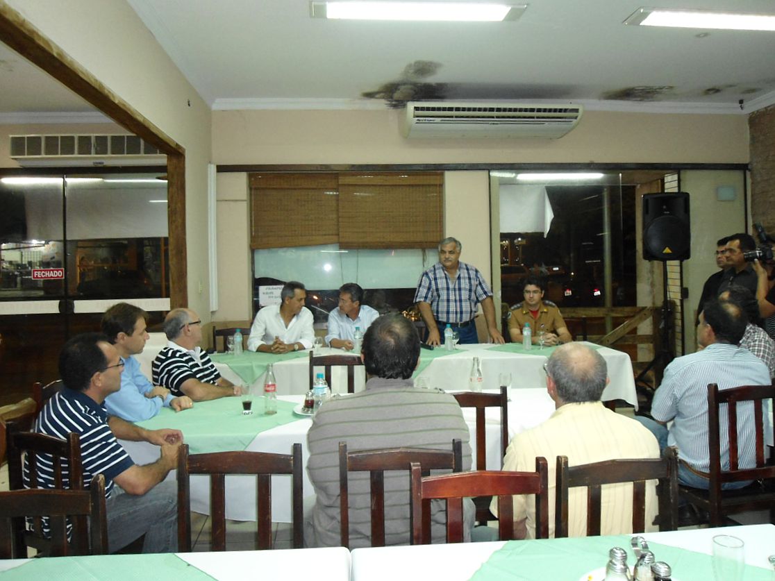 Reunião com a presença do presidente do FFMS