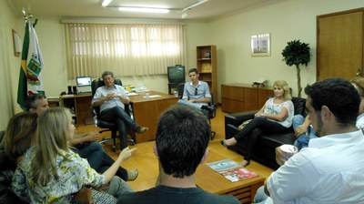 Nenão em reunião com conselheiros de cultura