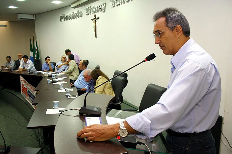 Ferrovia - Nenão.jpg