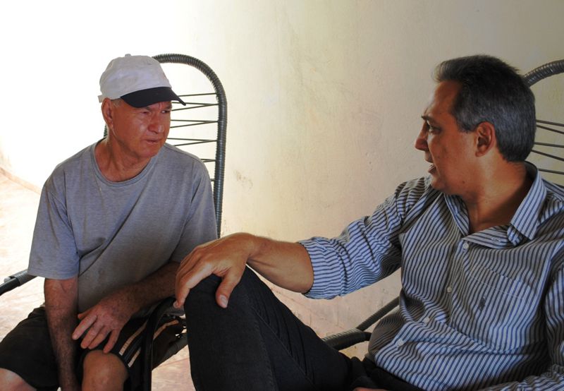 Sr. Conversa amiga: sr. Diogo expõe dificuldades dos moradores ao vereador Nenão