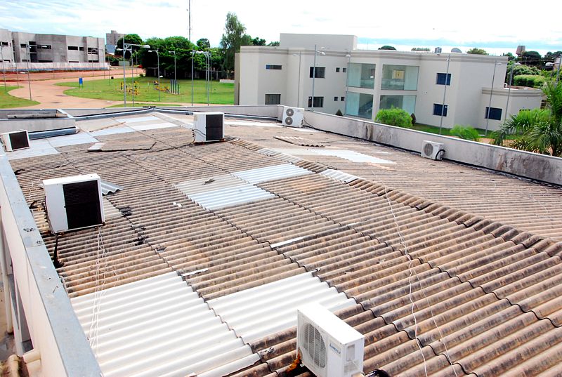 Telhado está recebendo reforma.JPG