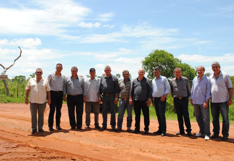 Visita se estendeu até a entrada da fazenda Criola