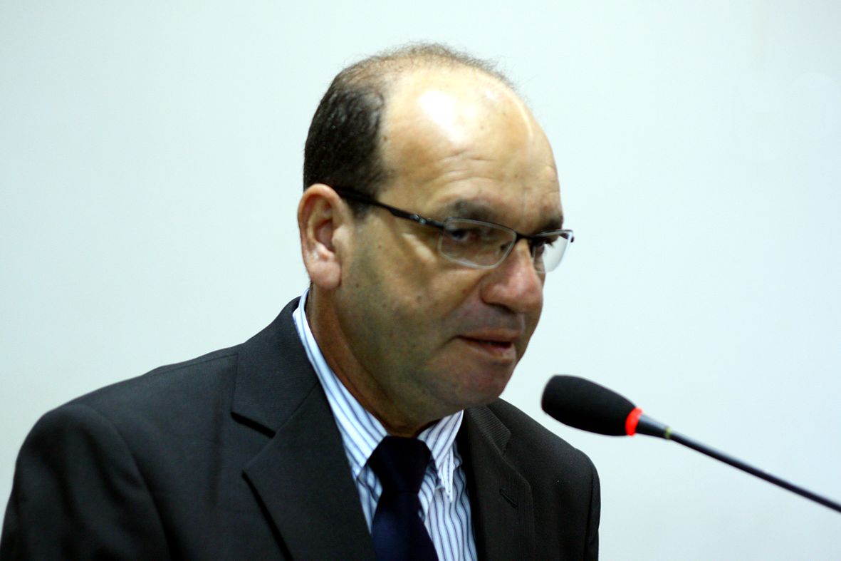 Valmirá pede recapeamento e ondulação transversal