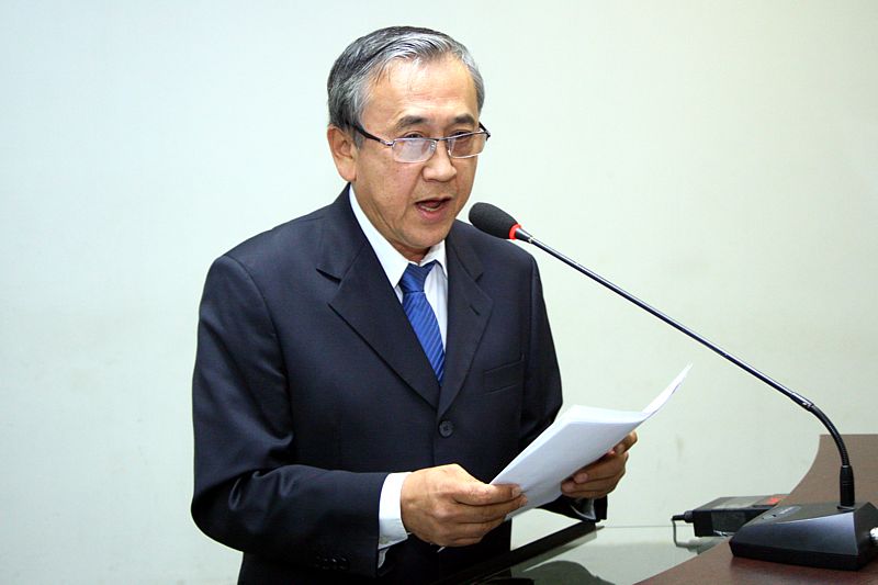 Valter solicita serviços de desobstrução das galerias de águas pluviais