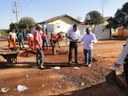 Argemiro Ortega recebe tapa buracos e canaletas por intermédio de vereador