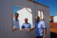 Casas populares são vistoriadas por vereadores em Nova Andradina