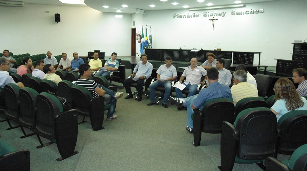 Professores apresentam pauta de reivindicações para vereadores