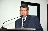 Quemuel pede construção de anfiteatro para Escola Efantina de Quadros