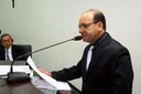 Valmirá pede serviço de poda em ruas da cidade