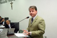 Aprovado projeto que inclui livro na cesta básica dos servidores