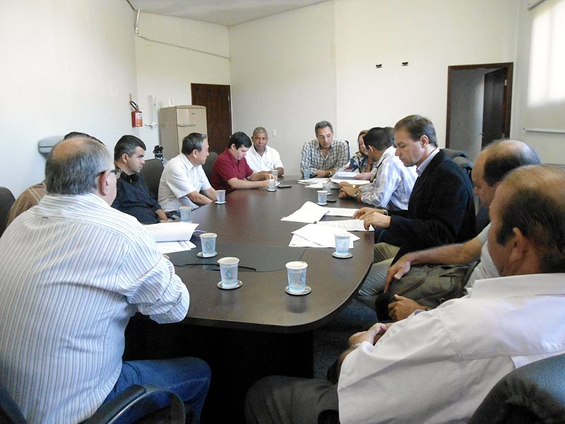Vereadores discutem a Lei de Diretrizes Orçamentárias para 2014