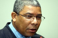 Cido Pantanal pede iluminação pública para conjuntos habitacionais