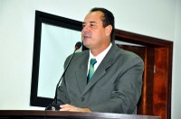 Marião quer saber motivo de paralisação de obras de casas populares