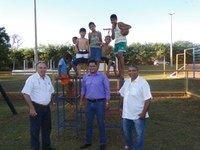 Vereadores acompanham execução de serviços solicitados