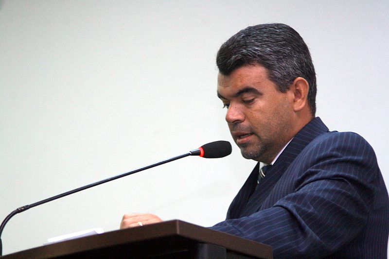 Quemuel pede solução para o trânsito de acesso ao Portal do Parque