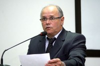 Robertinho pede redutor de velocidade para Rua Anaurilândia