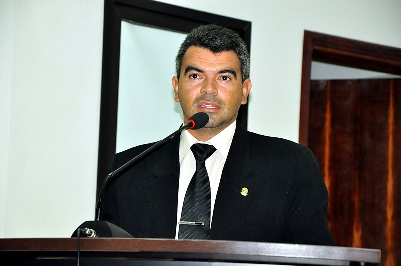 Quemuel solicita salão comunitário para Jardim Alvorada