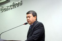 Dr. Sandro requer informações sobre aquisição de medicamentos