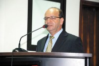 Valmirá cobra cumprimento da Lei da Acessibilidade