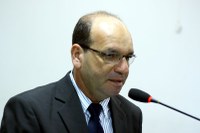 Valmirá solicita postes de energia para o Conjunto Celina Gonçalves