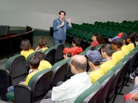 Câmara de Nova Andradina recebe alunos da escola Machado de Assis