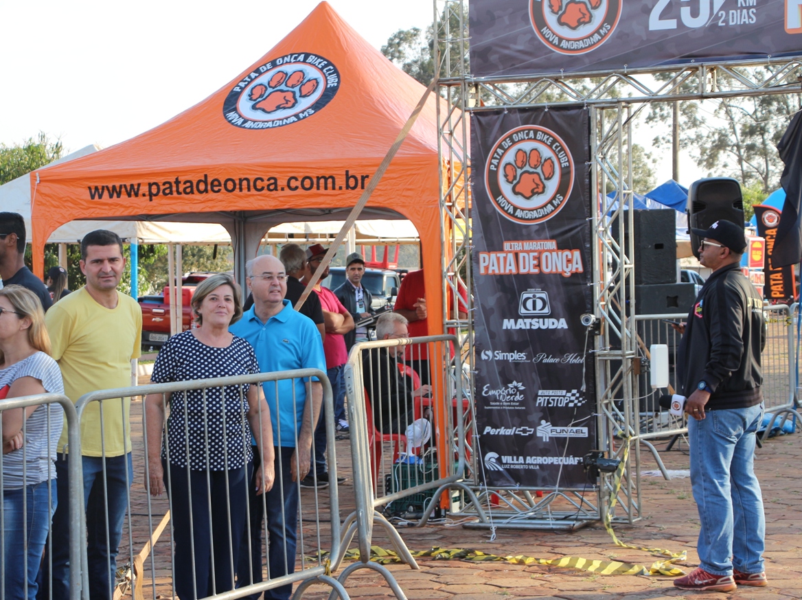 Amarelinho e Joana acompanham largada da Ultramaratona 