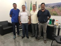 Amarelinho recebe visita de vereadores de Batayporã