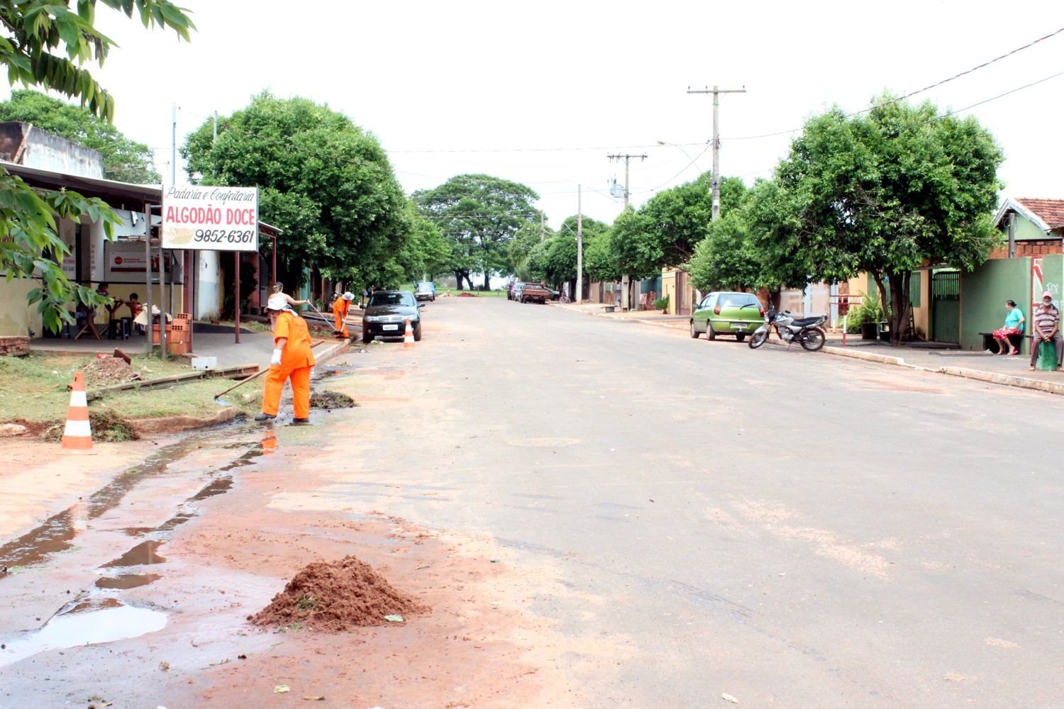 Após pedido de Cido Pantanal, Prefeitura executa limpeza na Morada do Sol 