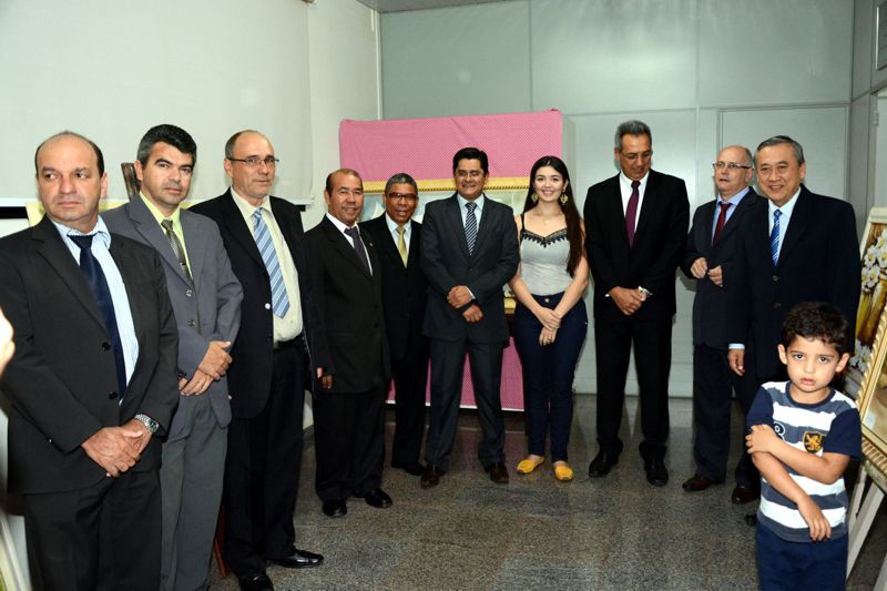 Artista plástica expõe obras na Câmara Municipal