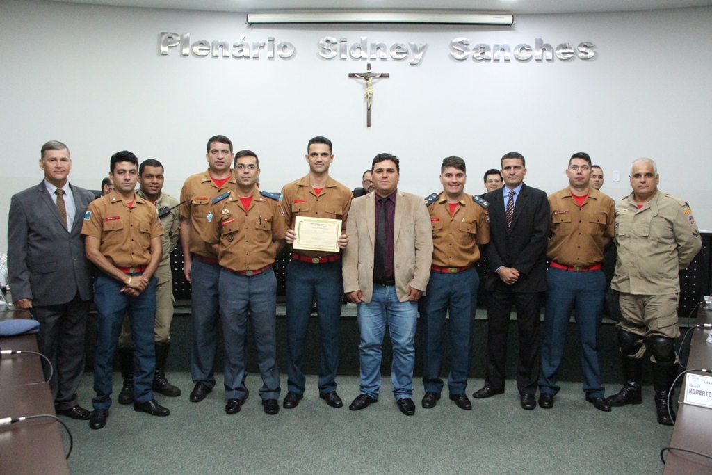 Atuação de bombeiro é reconhecida com moção na Câmara   