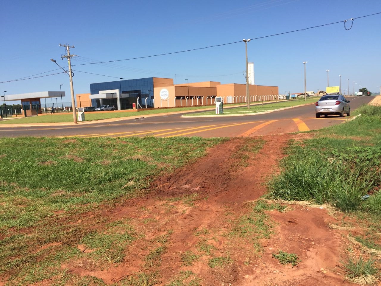 Ausência de obstrução em canteiro da MS-134 e manutenção de cruzamentos preocupam vereadores 