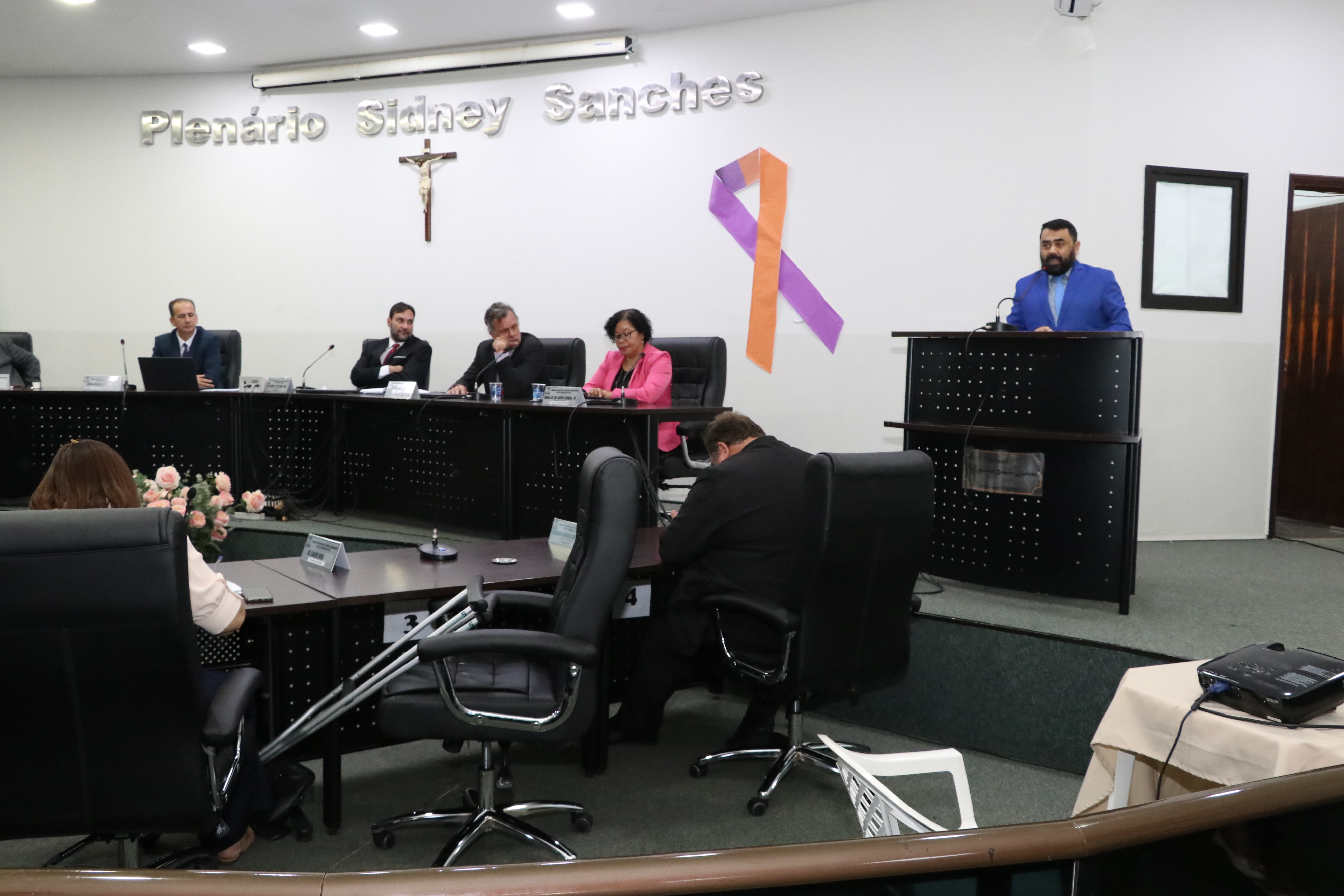Benefício concedido aos servidores municipais, cesta básica de aniversário motiva requerimento de vereador