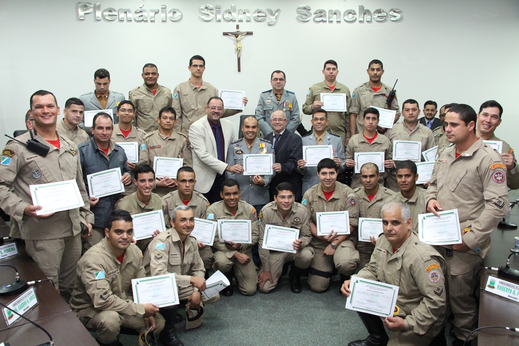 Bombeiros recebem homenagem em Sessão da Câmara