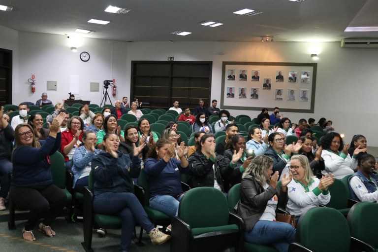 Câmara aprova adicional de insalubridade e doação de terrenos para programa habitacional 