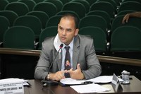 Câmara cobra placa informativa de quatro tempos 