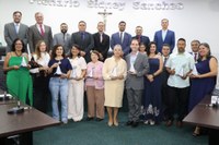 Câmara de Nova Andradina presta homenagem a professores em sessão solene