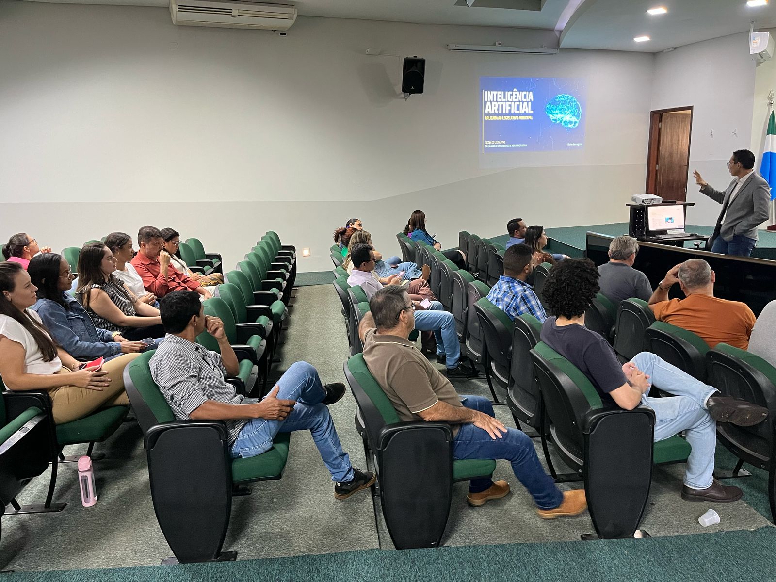 Câmara de Nova Andradina promove capacitação sobre uso da inteligência artificial no Legislativo