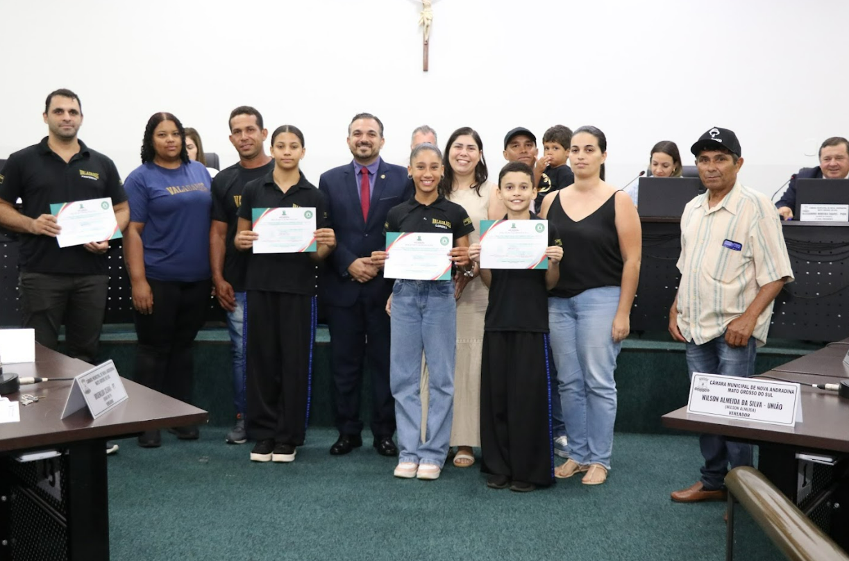 Câmara homenageia Academia Valadares por formação de novos instrutores de artes marciais