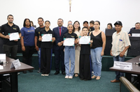 Câmara homenageia Academia Valadares por formação de novos instrutores de artes marciais