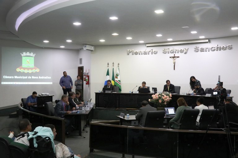 Câmara homenageia farmacêutico, empresário e pioneira com denominações de espaços públicos