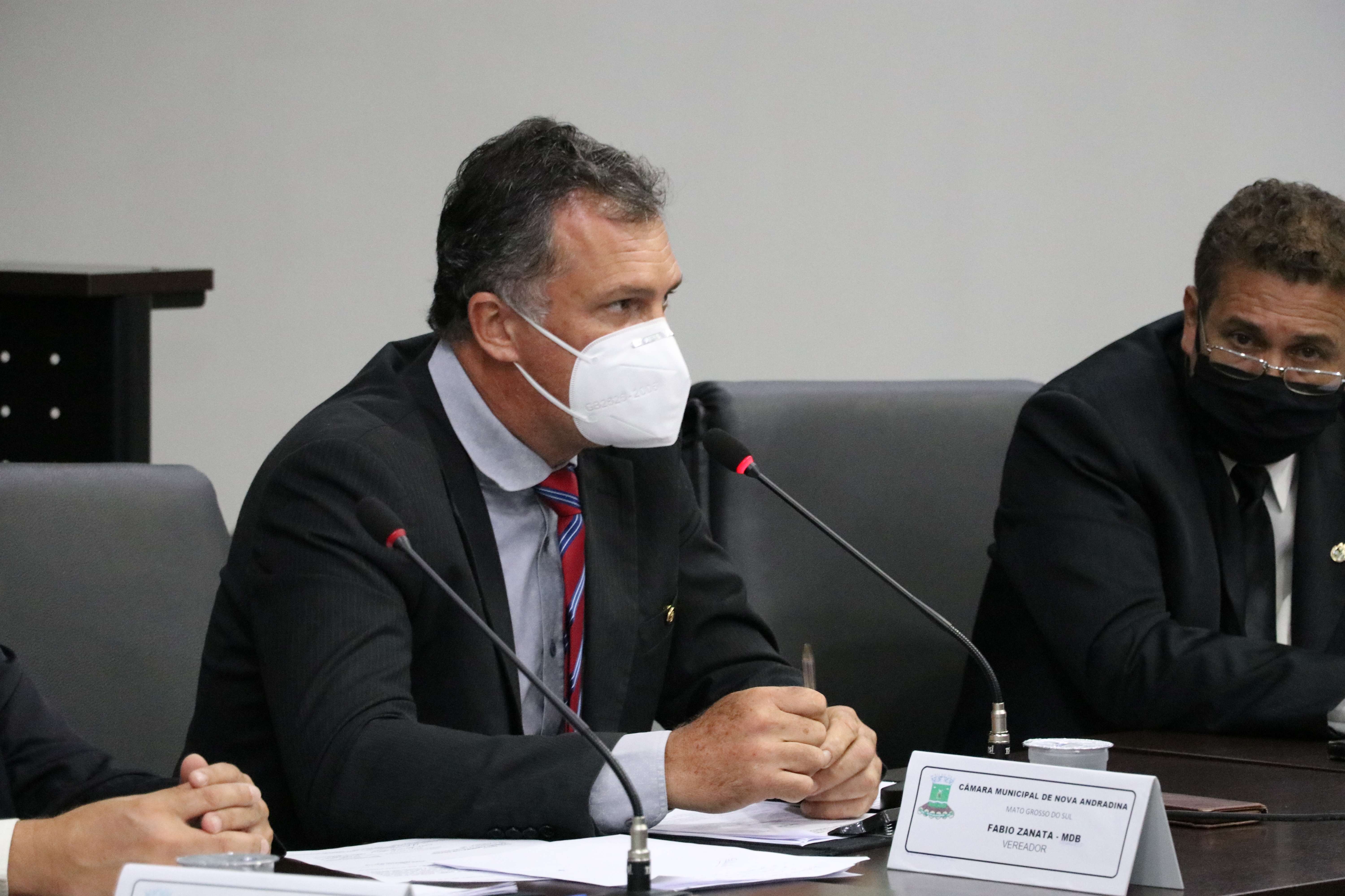 Câmara indica reforma de anfiteatro e aquisição de mesas de computadores 