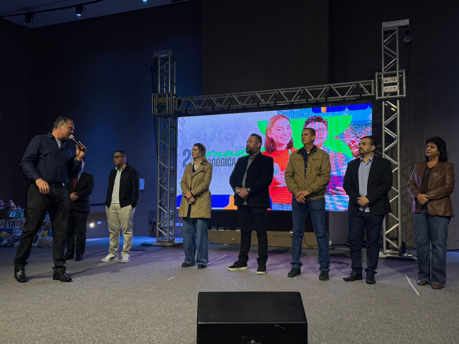 Câmara Municipal reconhece o papel dos profissionais da rede municipal de ensino abertura da Jornada Pedagógica