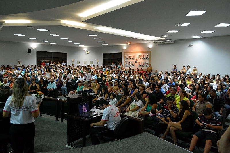 Câmara organiza sessão solene em homenagem ao Dia Internacional da Mulher 