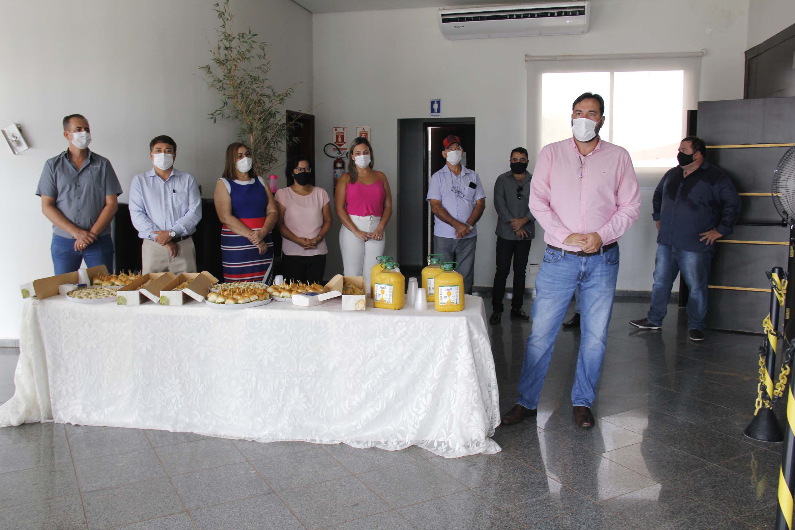 Câmara realiza café da manhã em homenagem ao Dia da Mulher