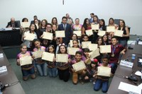 Câmara reconhece talentos de Nova Andradina destaques no Fetran