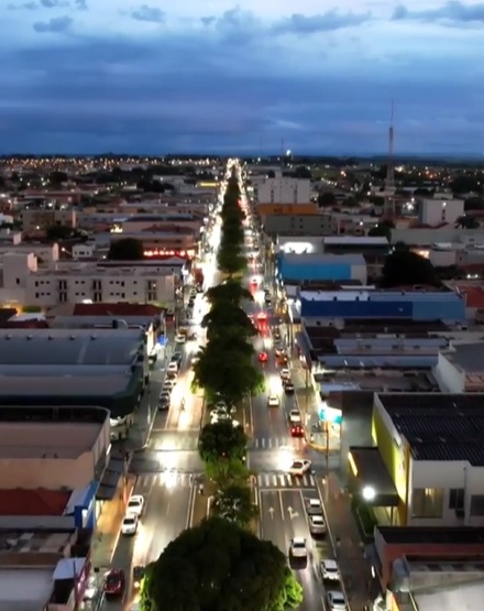 Câmara requer informações sobre economia na iluminação com LED e na compra de materiais de construção