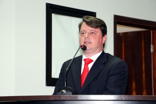 Câmara solicita patrolamento para melhorar tráfego em rua 