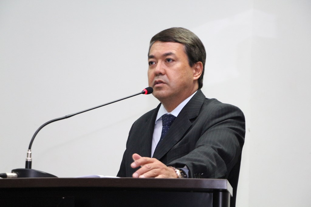 ''Cidade Verde'' quer estimular plantio de grama em lotes urbanos 