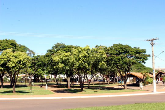 Cido Pantanal pede melhorias no sistema de iluminação da Praça Queneciano Cecílio de Lima
