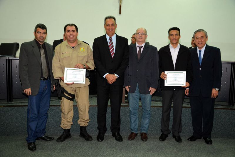 Comissão Regional de Educação no Trânsito e Semec são homenageados pela Câmara